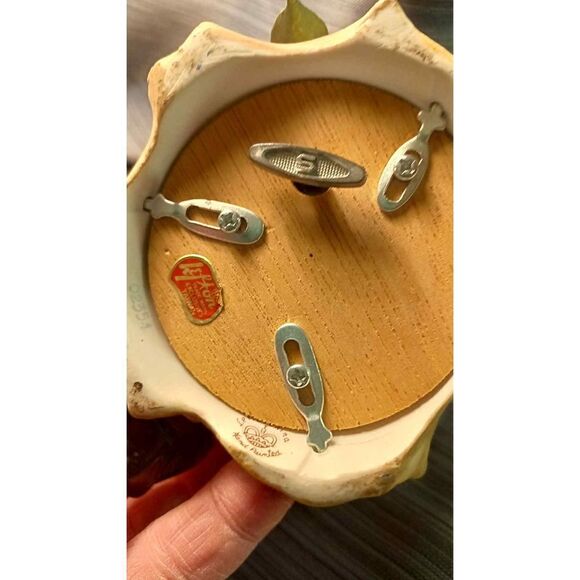 Hand painted blue bird music box - Picture 5 of 7